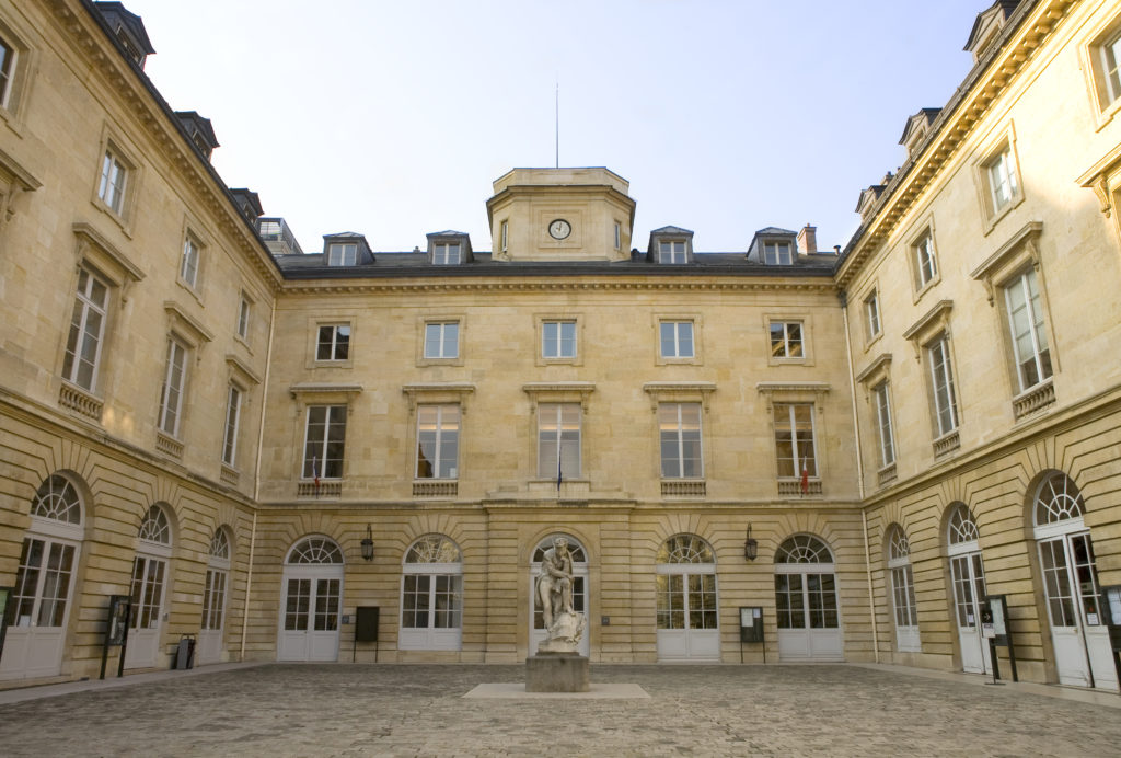 College De France A Mis En Ligne Ses Cours « Le Collège de France incarne l’excellence française en matière de